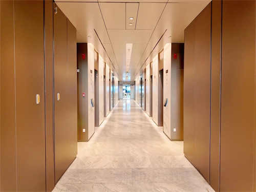 中信大厦 385㎡办公室 18元/平米/天