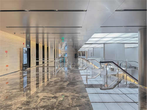 中信大厦 558㎡办公室 18元/平米/天